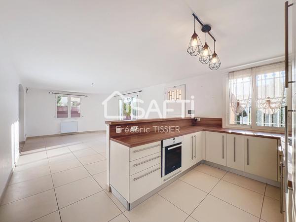 Le Cannet-Rocheville : Villa avec piscine au calme.