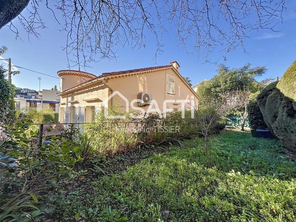 Le Cannet-Rocheville : Villa avec piscine au calme.