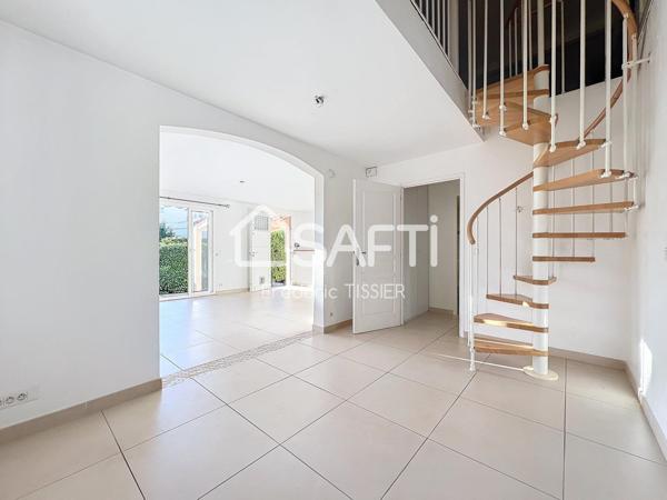 Le Cannet-Rocheville : Villa avec piscine au calme.