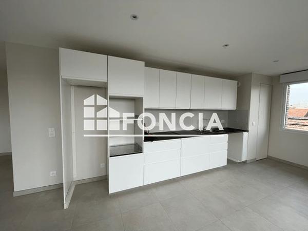 Location Appartement 3 pièces 87.45 m² - 59 RUE ALBERT DE MUN Saint Maur Des Fosses 94100