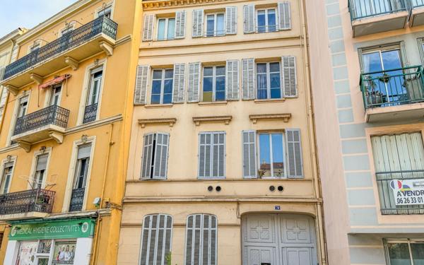 Appartement à vendre    3 pièces • 43 m2 Cannes