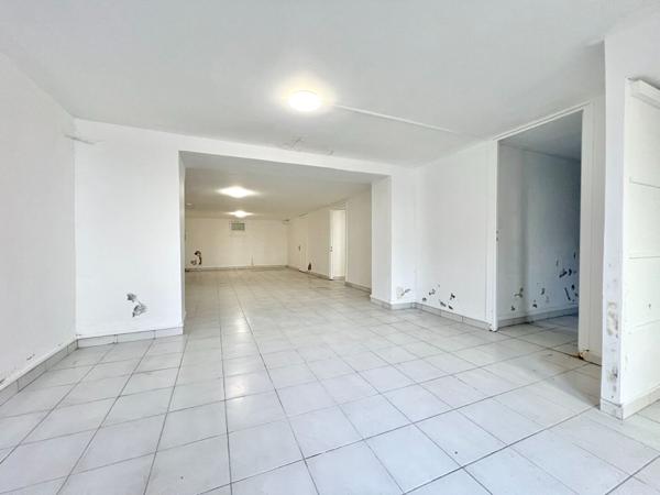Local d'activité Ballancourt Sur Essonne 63 m2