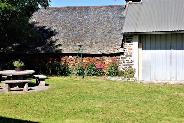 Bel ensemble immobilier Valette (15400)