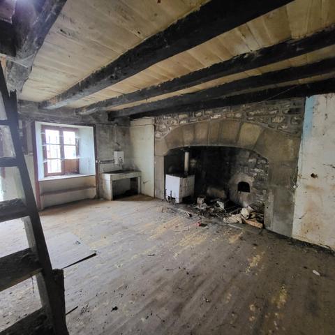 Bel ensemble immobilier Valette (15400)