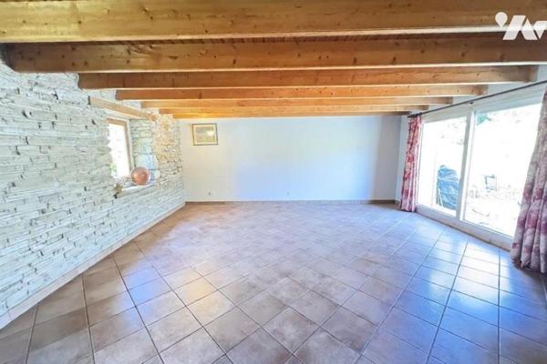 A vendre maison à Clohars-Carnoët (29) - LE POULDU

À seulement 5 minutes à pied de la mer, d...