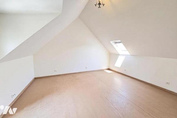 A vendre maison à Clohars-Carnoët (29) - LE POULDU

À seulement 5 minutes à pied de la mer, d...