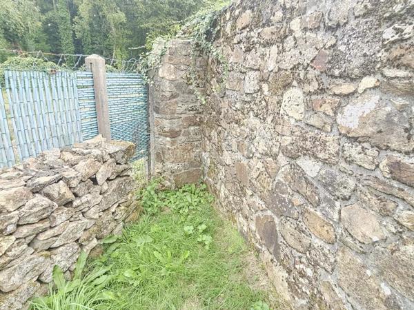 Vente                                                      Maison
                        
                     2 pièces                      46 m2                     à Guingamp