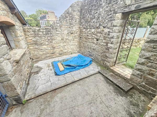Vente                                                      Maison
                        
                     2 pièces                      46 m2                     à Guingamp