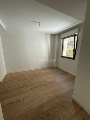 BUREAUX à VENDRE de 66.48 m²