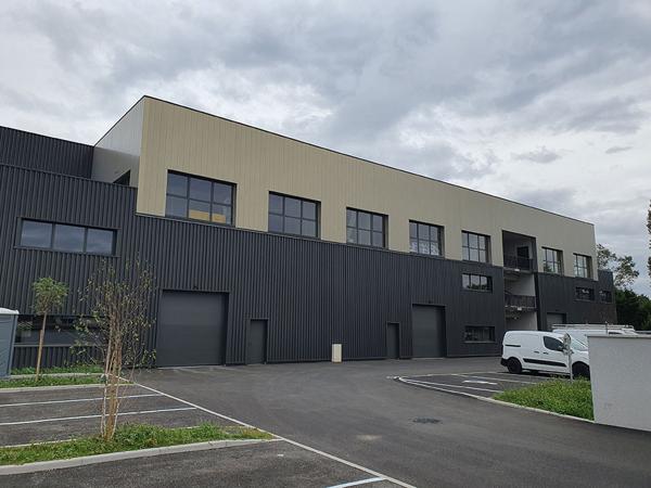 À VENDRE / Bureaux au 1er étage d'un bâtiment neuf - ANDRÉZIEUX-BOUTHÉON