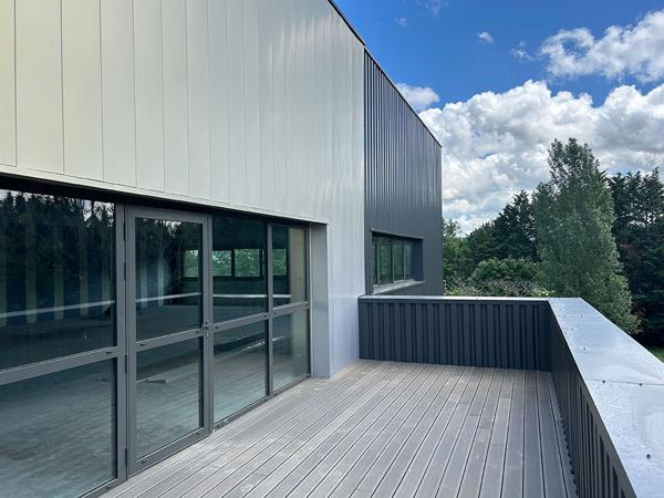 À VENDRE / Bureaux au 1er étage d'un bâtiment neuf - ANDRÉZIEUX-BOUTHÉON