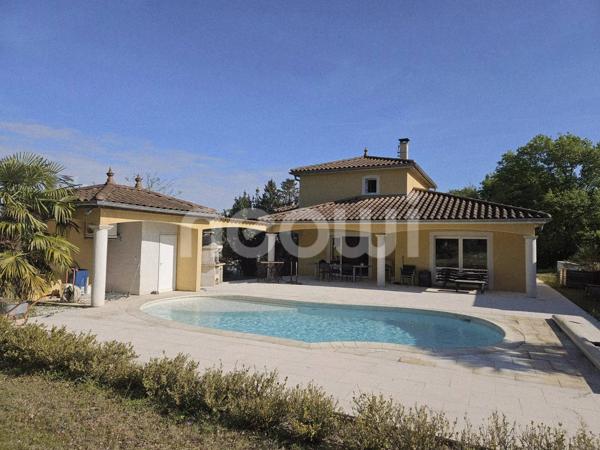 MONTMERLE SUR SAÔNE - MAISON AVEC PISCINE