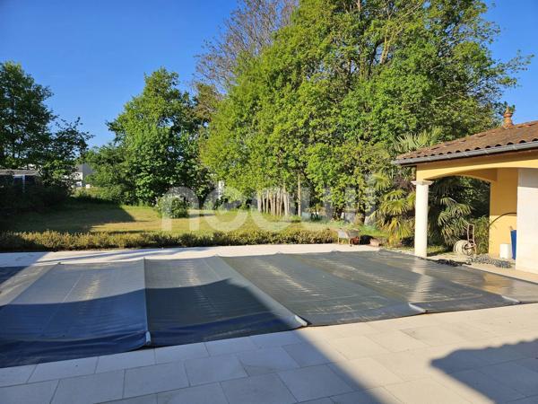 MONTMERLE SUR SAÔNE - MAISON AVEC PISCINE