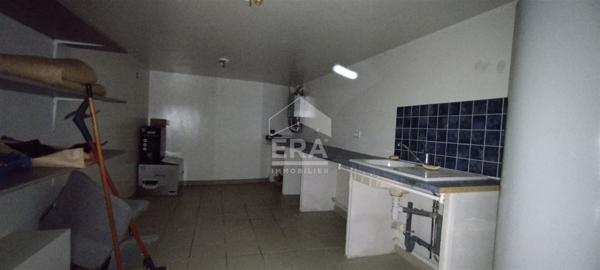 TRÈS BEL IMMEUBLE À USAGE MIXTE, À ASTAFFORT