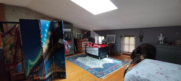 TRÈS BEL IMMEUBLE À USAGE MIXTE, À ASTAFFORT