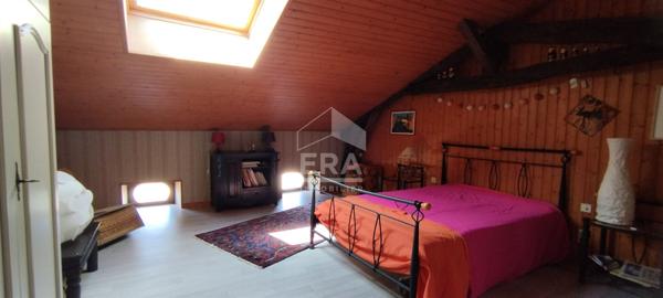 TRÈS BEL IMMEUBLE À USAGE MIXTE, À ASTAFFORT