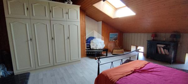 TRÈS BEL IMMEUBLE À USAGE MIXTE, À ASTAFFORT