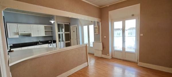 Grand appartement T4 avec extérieur et garage véhicule Decazeville