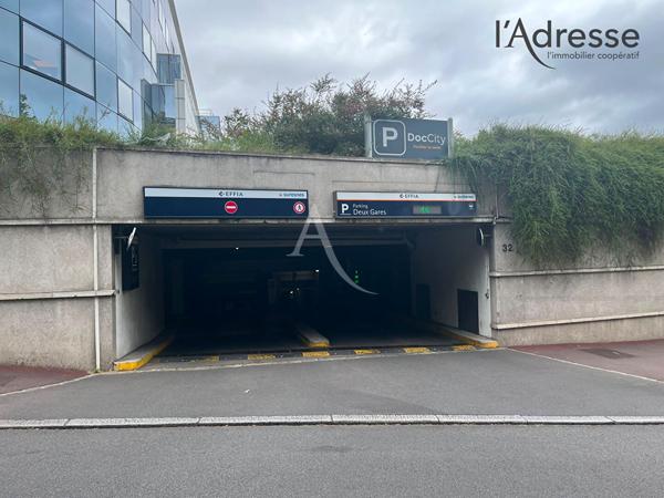 Parking à louer/15 rue Gardenat Lapostol 92150 Suresnes