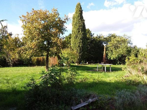 CHARMANTE LONGERE RESTAUREE, ESPRIT CHAMPETRE, HABITABLE DE SUITE