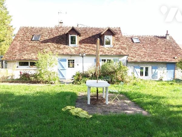 CHARMANTE LONGERE RESTAUREE, ESPRIT CHAMPETRE, HABITABLE DE SUITE