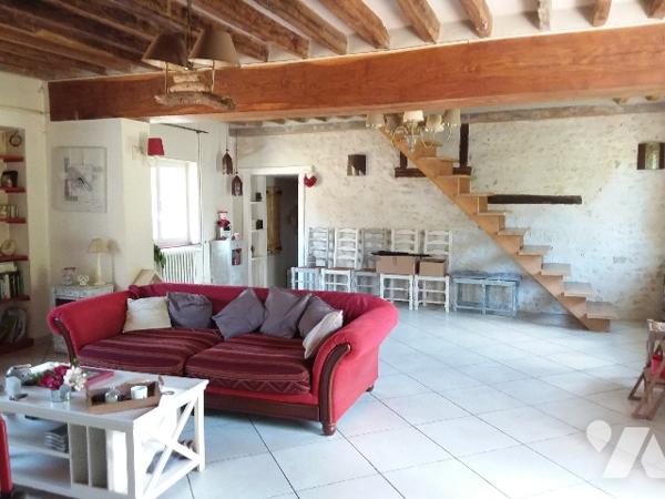 CHARMANTE LONGERE RESTAUREE, ESPRIT CHAMPETRE, HABITABLE DE SUITE