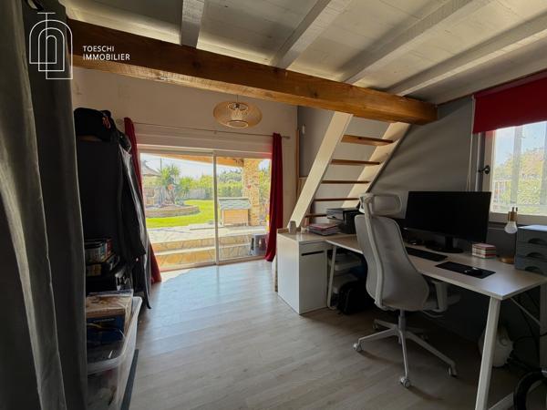 Maison de plein pied avec piscine, pool house et grand terrain