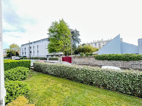 Appartement de type 3 - avec cave et stationnement sécurisé.