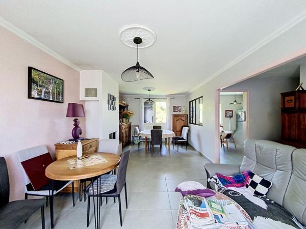 Maison Montreuil Juigne 7 pièce(s) 128 m2