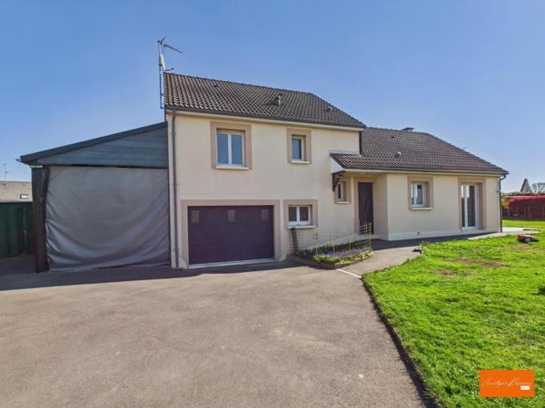 Maison de 100 m² sur un terrain de 700 m² à La Bazoge-Montpinson