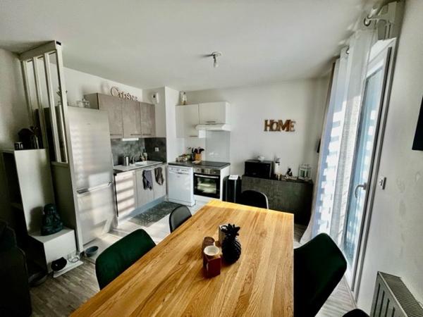 ST SEBASTIEN SUR LOIRE - BORDS DE LOIRE - T3 - BALCON ET STATIONNEMENT