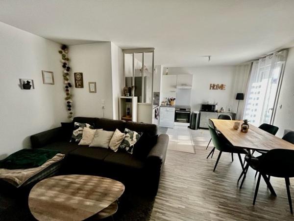 ST SEBASTIEN SUR LOIRE - BORDS DE LOIRE - T3 - BALCON ET STATIONNEMENT