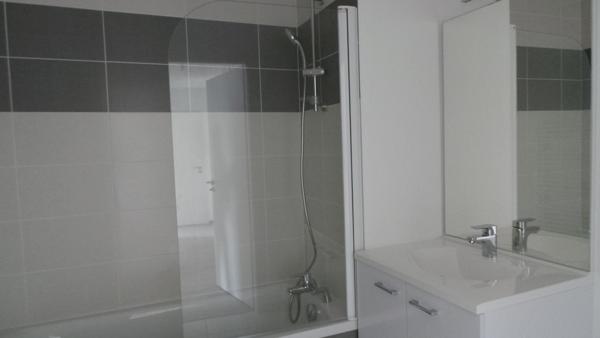 ST SEBASTIEN SUR LOIRE - BORDS DE LOIRE - T3 - BALCON ET STATIONNEMENT