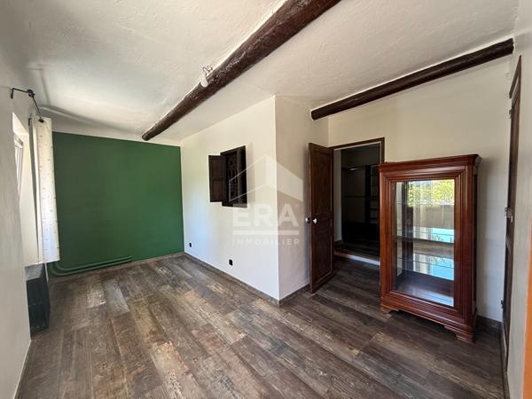 A VENDRE 13360 ROQUEVAIRE MAISON T6 DE 196 M² SUR 3 228 M² DE JARDIN PISCINE DEPENDANCES.