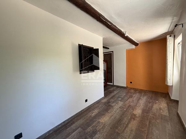 A VENDRE 13360 ROQUEVAIRE MAISON T6 DE 196 M² SUR 3 228 M² DE JARDIN PISCINE DEPENDANCES.