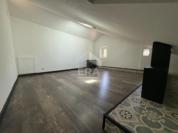 A VENDRE 13360 ROQUEVAIRE MAISON T6 DE 196 M² SUR 3 228 M² DE JARDIN PISCINE DEPENDANCES.