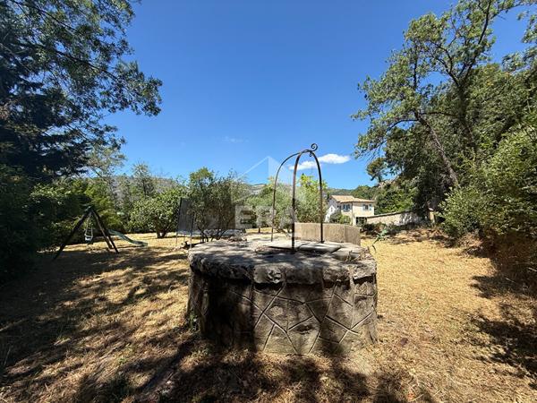 A VENDRE 13360 ROQUEVAIRE MAISON T6 DE 196 M² SUR 3 228 M² DE JARDIN PISCINE DEPENDANCES.