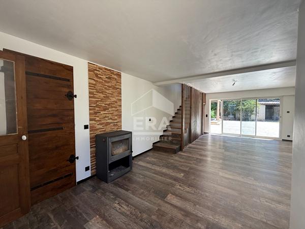 A VENDRE 13360 ROQUEVAIRE MAISON T6 DE 196 M² SUR 3 228 M² DE JARDIN PISCINE DEPENDANCES.