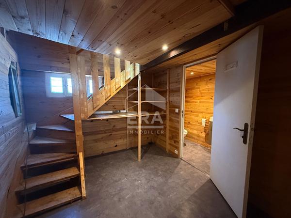 A VENDRE 13360 ROQUEVAIRE MAISON T6 DE 196 M² SUR 3 228 M² DE JARDIN PISCINE DEPENDANCES.