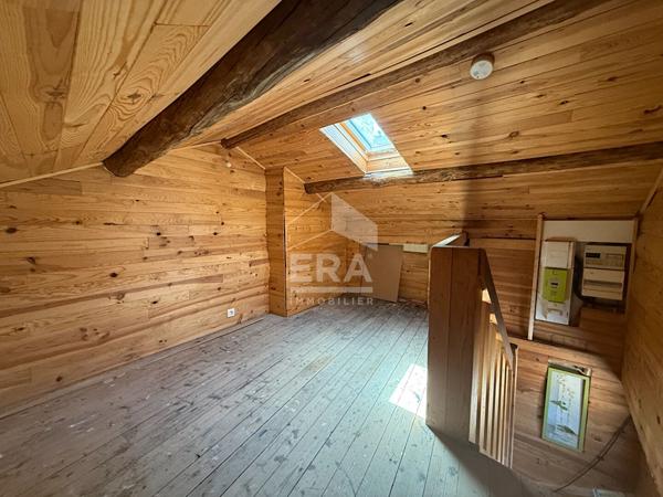 A VENDRE 13360 ROQUEVAIRE MAISON T6 DE 196 M² SUR 3 228 M² DE JARDIN PISCINE DEPENDANCES.