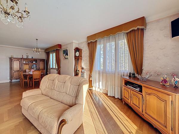 Maison familiale 110m2, sous sol complet , avec vue dégagée montagnes à Meximieux, Terrain 1352 m2