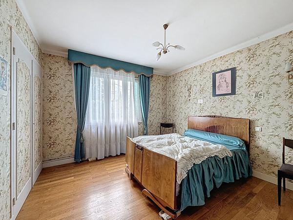 Maison familiale 110m2, sous sol complet , avec vue dégagée montagnes à Meximieux, Terrain 1352 m2