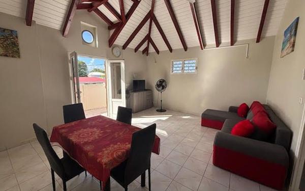 Appartement à louer    2 pièces •  Le Moule