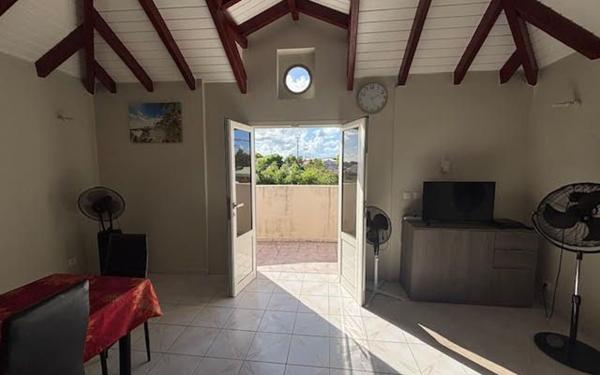 Appartement à louer    2 pièces •  Le Moule