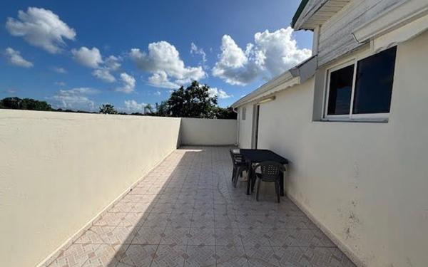 Appartement à louer    2 pièces •  Le Moule