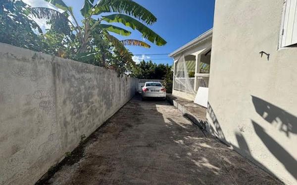 Appartement à louer    2 pièces •  Le Moule