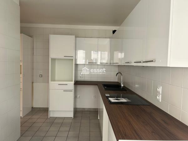 Location Appartement 3 pièces 77.3 m² - Paris 75012