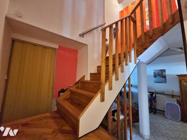 Maison mitoyenne avec garage