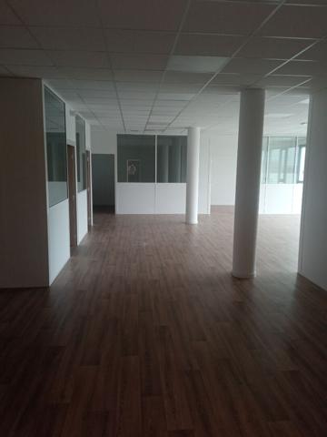 Challans, bureaux 191m²