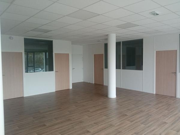 Challans, bureaux 191m²
